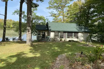 Image de Hemlock Hide-A-Way Lakefront Cabin with Great Views!