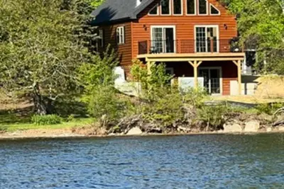 Image de Summer Getaway on North Pond - Hidden Harlow Lane Retreat