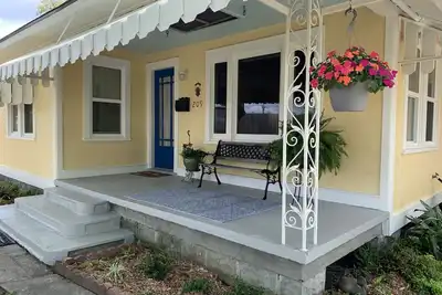 Image de Located in the heart of Breaux Bridge historic district, perfect for all events.