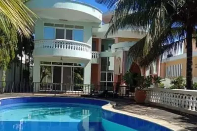Image de 10 km from Haller Park, Swimming Pool, WiFi, Parking, Beaches.