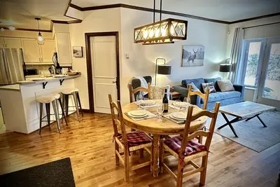 Image de Superb ski in/out - Ask about summer pool access!