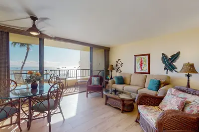 Image de Newly Updated Sugar Beach Resort Condo w/ Free WiFi, Ocean View-Near Everything