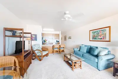 Image de Wailua Bay View condo near surf & sand with pool, ocean views & W/D