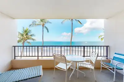 Image de Charming oceanfront condo with lovely views - pool, hot tub & sauna on-site