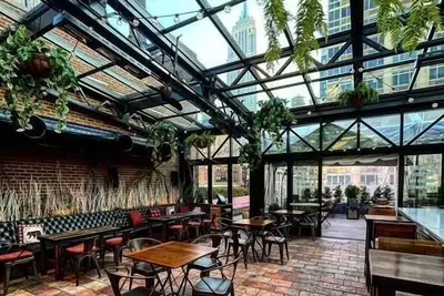 Image de A Unique Gem in the Heart of Nyc! Nearby Dining, Shopping, Pets Allowed!