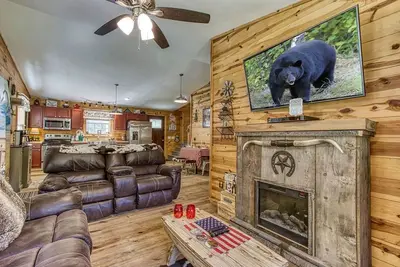 Image de The Barn  - Hot Tub, Wifi, $560 Free tickets each paid day