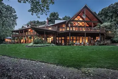 Image de Lakefront Cabin Retreat. Private Setting. Sleeps 20. Boat Rental