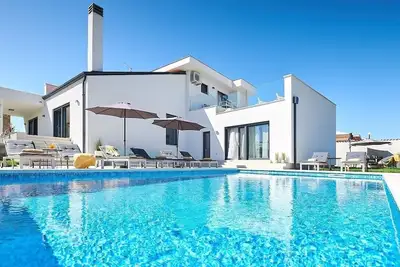 Image de Elegant Villa Dolcea with a swimming pool