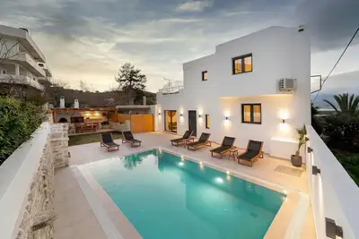 Image de Villa Calma Boho Style, family friendly, salt water Pool, large home