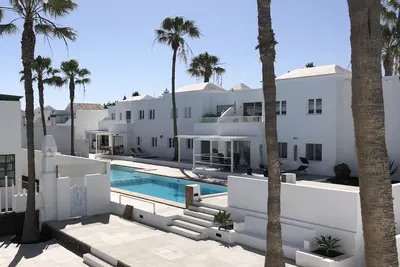Nouveau Sea Breeze Apartment à la plage de sable doré/restaurants, piscine, Wifi gratuit