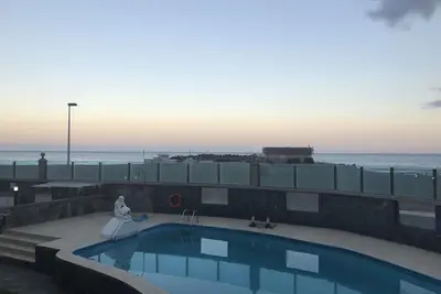 Image de Fabuloso Apartamento en Primera Línea de la Playa Las Burras