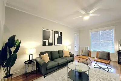 Image de Indulging 2br Apartment in Festive Boystown