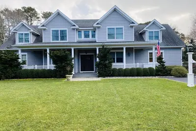 New Listing! Perfect Family Southampton Retreat - minutes to town and beach