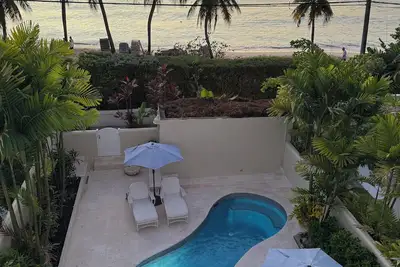 Image de Tradewinds, villa with sea views & pool, 1min walk to beach.