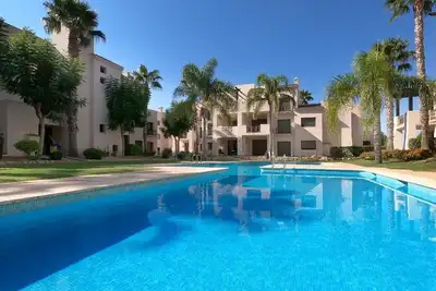 Image de Amazing Ground Floor 2 Bedroom Apartment with pool view