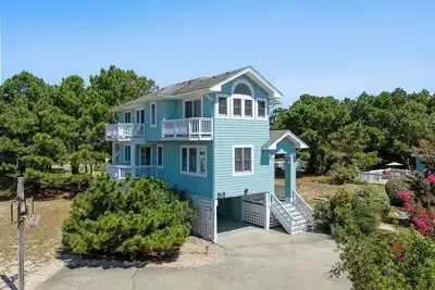 Image de Holiday House: Private Hot Tub, Club Access w/ Pool, Tennis, Gym