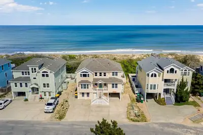 Image de Livin': Oceanfront, Pool, Spa, Elevator