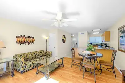 Image de Experience comfort at Oak Shores Unit 103, a spacious 2-bedroom condo in Biloxi, Ms