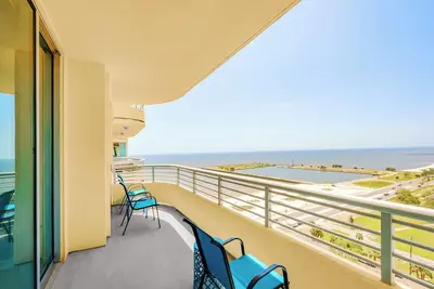 Ocean Club 1501: 2  Br, 2  Ba Condominium in Biloxi, Sleeps 6