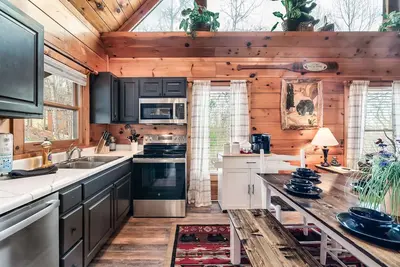 Image de 10min Smoky Mts. Pigeon Forge. G'burg, Game Room/Arcade/HotTub/PoolTable.