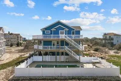 Image de Imagine yourself “Carolina Daydreamin” on the Outer Banks with the entire family.