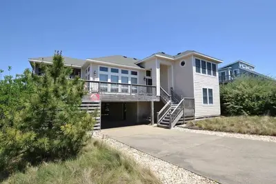 Image de Once you arrive in Duck, North Carolina, you'll want to come and relax in Ducktron.