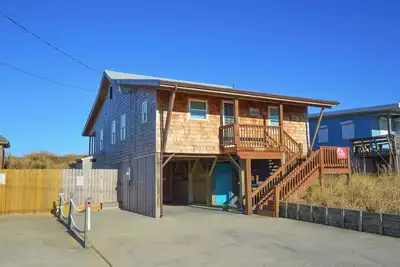 Image de Enjoy ocean views from the oversized deck