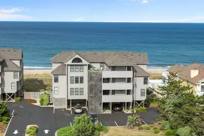 Image de Oceanfront Condo on the Outer Banks