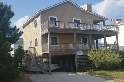 Image de Great ocean views at 2nd row prices are all yours at A Bright Spot!