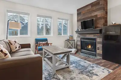 Image de Pet Friendly 2br with Mtn Views and Hot tub &A/C