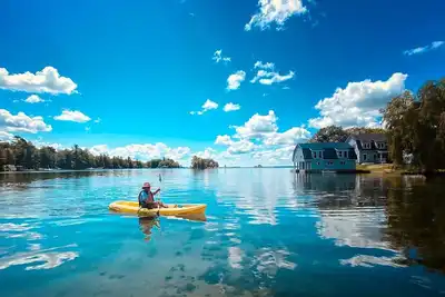 Image de Loon Lodge - The Lodges at Oak Point, 1000 Islands - Right on the River!