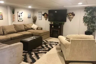 Image de Farmhouse Charmer in Great Location!