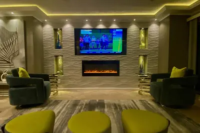 Image de New Oceanfront Contemporary! ! The ultimate view inside and out.