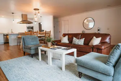 Image de Family Friendly Home Near Beach - Str25-000039