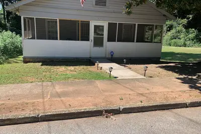 Image de Entire Home Near By Golf Course⛳️Steps frm Dwntown College Park 3mins Atl Airport