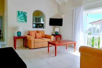 Image de Silver Sands Beachfront Condo, Shared Patio - Bar & Bbq, Indoor & Outdoor Dining