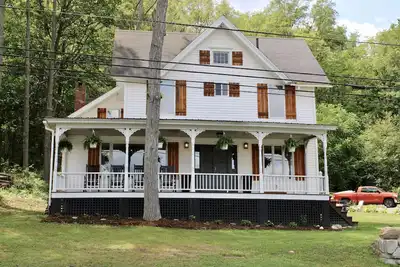 Image de Beautifully Renovated Lakehouse on Keuka Lake