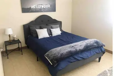 Image de Cozy Renovated Home | Near Dt w/Private Entrance