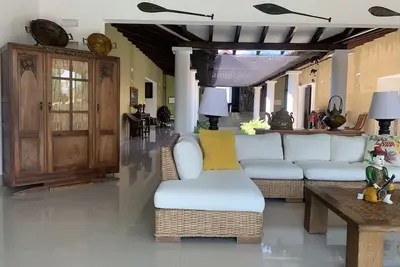 Image de Private Villa With Private Lake And River View