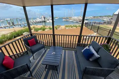 Image de Waterfront Downtown Cottage w/ Beach