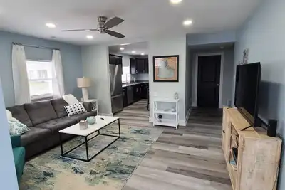 Image de `Charlie`s by the Bay` Unit 1