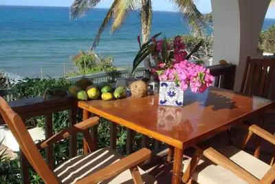 Image de Reefhouse: 3br Oceanfront home, gorgeous deck, tranquility, 3 min walk to beach