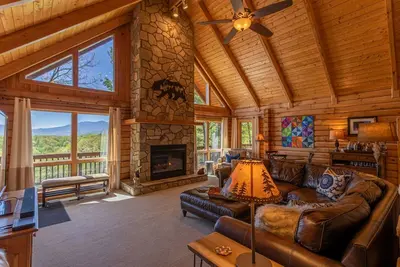 Image de Angels Envy: Spacious Mountain Getaway | Long-Range Views + Hot Tub
