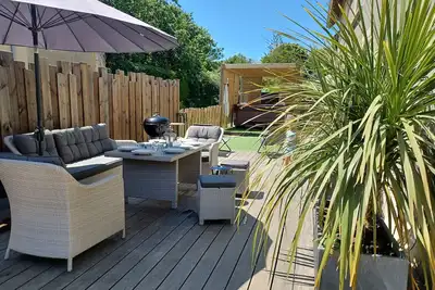 Image de jacuzzi/baby/fléchettes/plage de sable fin/Tennis