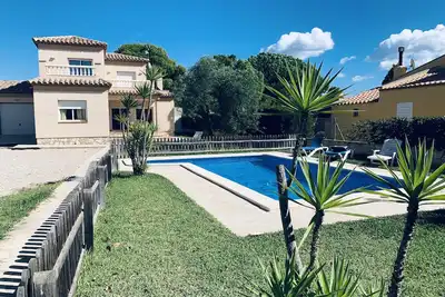 Image de Villa with private pool for 11 people air conditioning wifi at 800m Calaforn