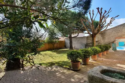 Image de Villa de charme en plein centre, avec piscine, proche de la mer et du marché.