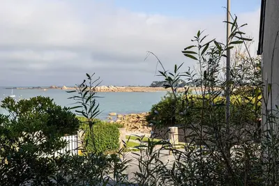 Image de hjem petite · Port Blanc Facing the sea