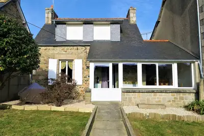 Image de Maison bretonne avec jardin clos au centre de Perros-Guirec