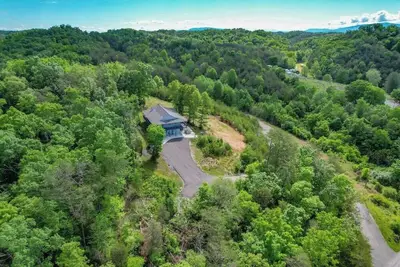 Image de View, Hot Tub, Firepit, Pool Table, Foosball, Arcade