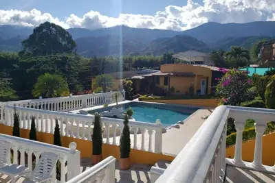 Image de Gorgeous Vacation Home, Beautiful Mountain and Lake Views